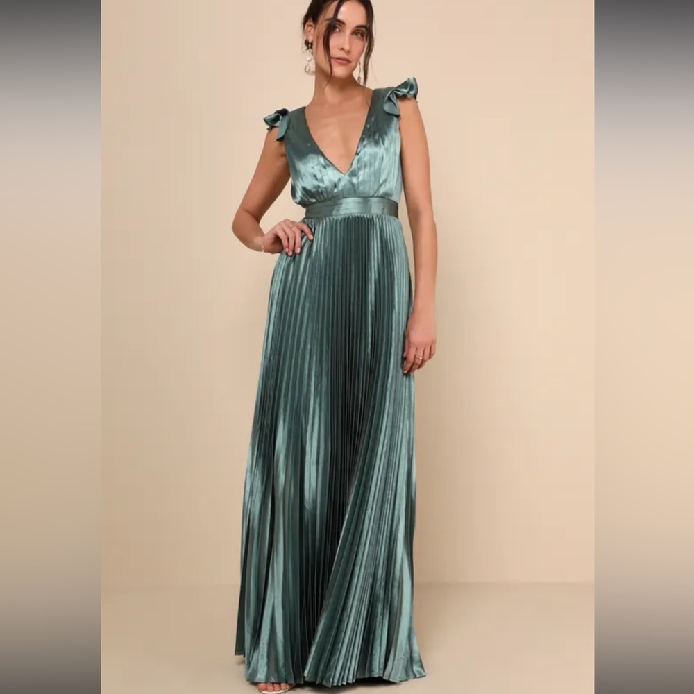 Lulus Green Exceptional Drama Satin Lace-Up Pleated Accordion Maxi Dress NWOT S